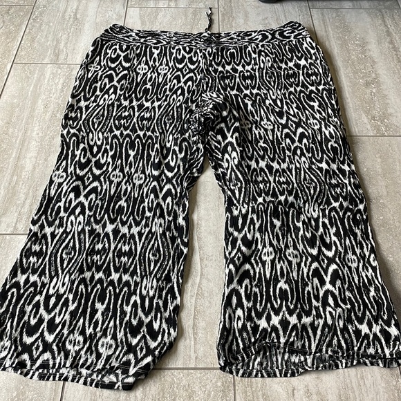INC Plus Tribe DC mid rise wide leg black & white print pants for women 4X - Picture 1 of 10